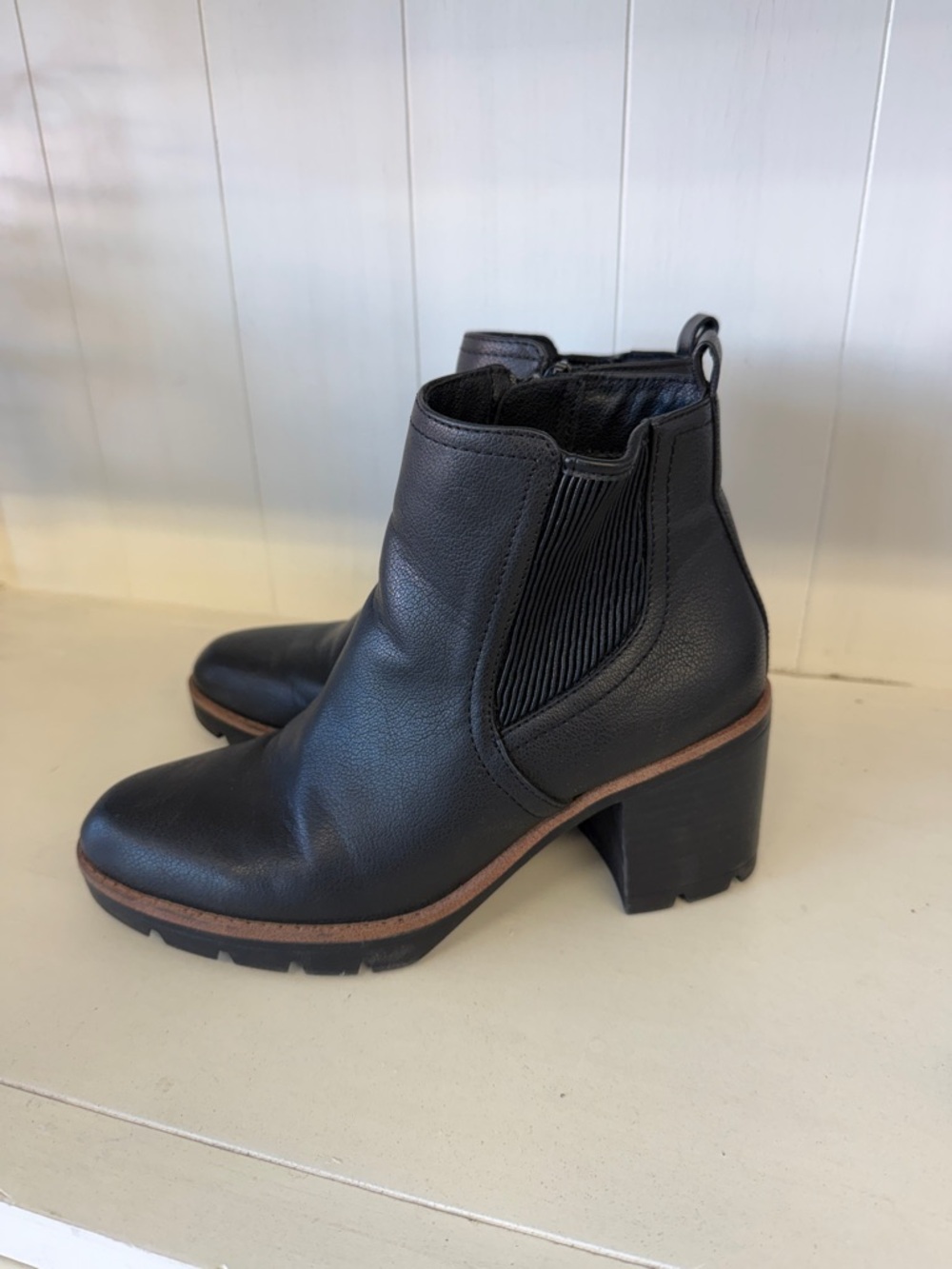 Naturalizer Black Leather Chelsea Ankle Boots with Block Heel - Picture 3 of 6